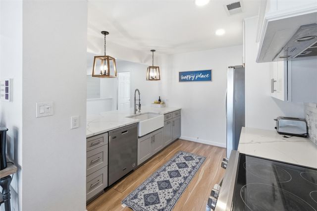 3914 Knollcrest Drive, Montgomery, TX 77356