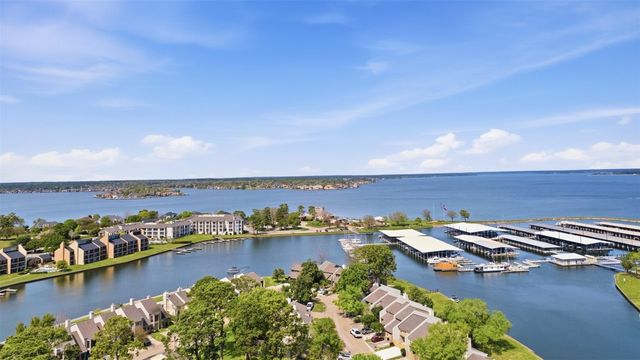 3914 Knollcrest Drive, Montgomery, TX 77356