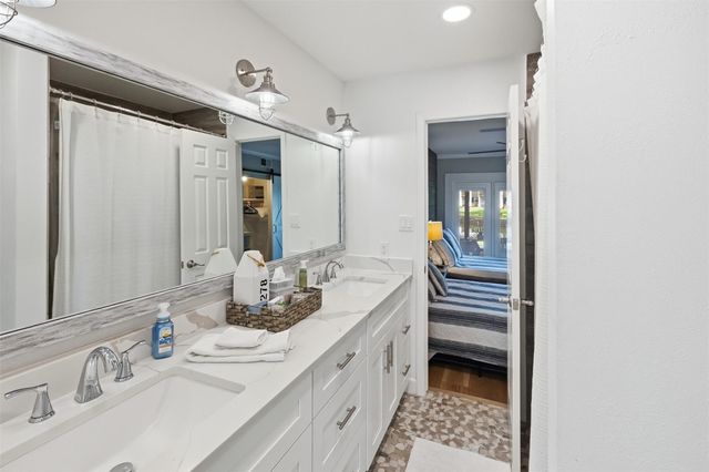 3914 Knollcrest Drive, Montgomery, TX 77356