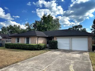 806 Merribrook Lane, Friendswood, TX 77546