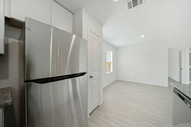 5531 Elm Valley Dr, San Antonio, TX 78242