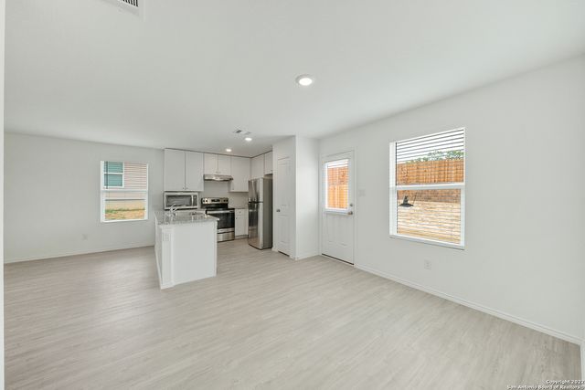 5531 Elm Valley Dr, San Antonio, TX 78242