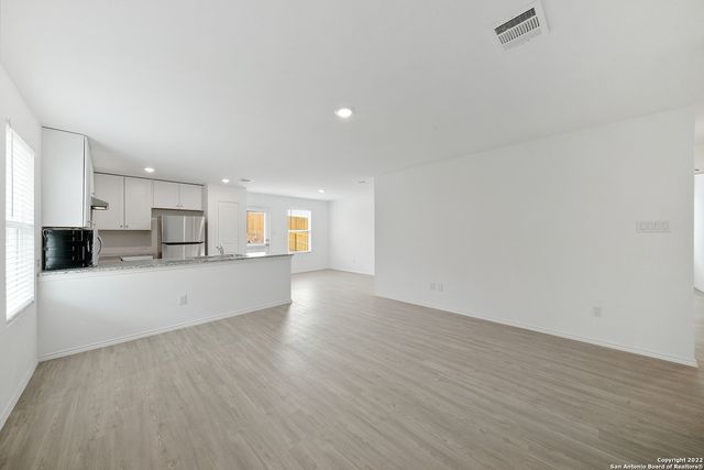 5531 Elm Valley Dr, San Antonio, TX 78242