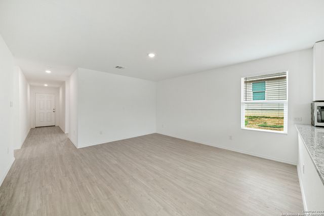 5531 Elm Valley Dr, San Antonio, TX 78242