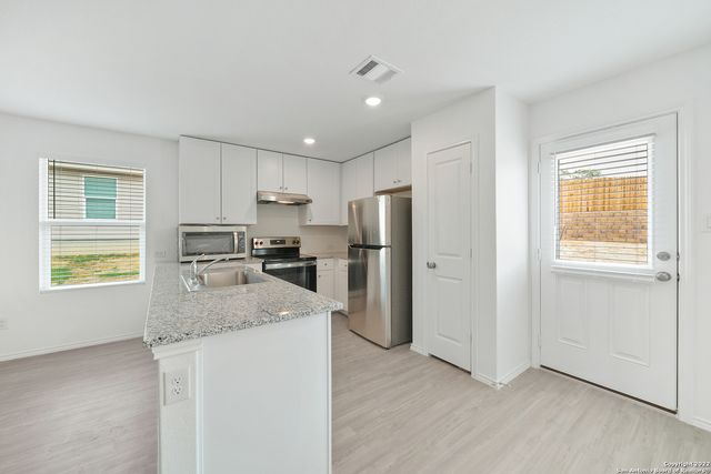 5531 Elm Valley Dr, San Antonio, TX 78242