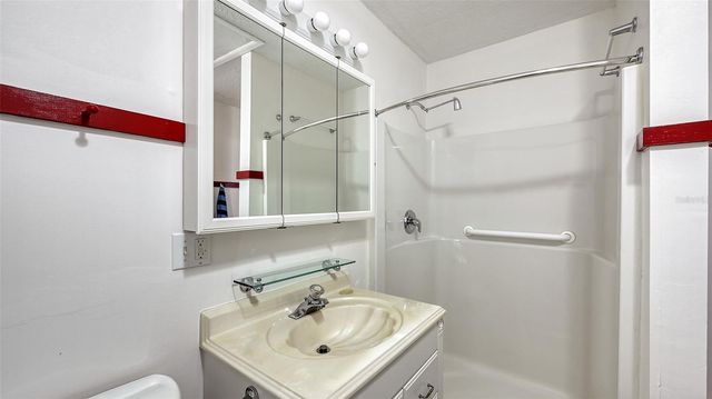 619 ALBEE FARM ROAD N, Nokomis, FL 34275