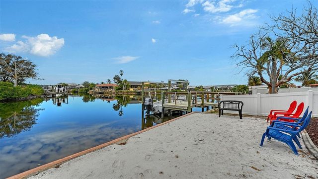 619 ALBEE FARM ROAD N, Nokomis, FL 34275