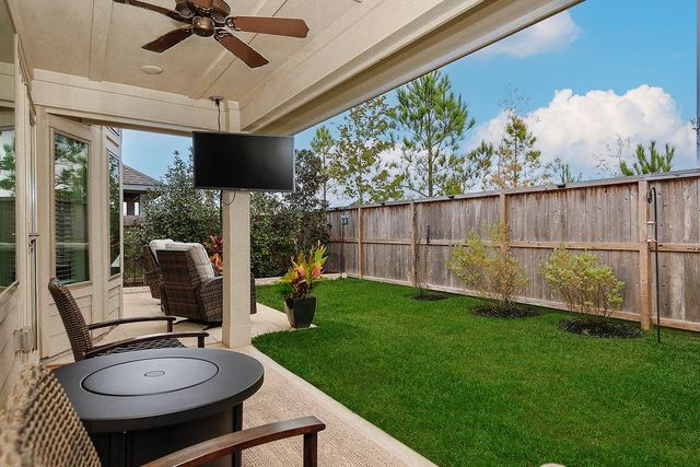 249 Trapper Creek Drive, Conroe, TX 77304