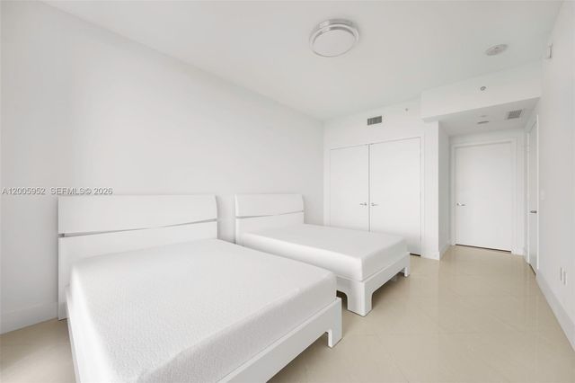 17301 Biscayne Blvd 1704, North Miami Beach, FL 33160