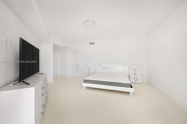 17301 Biscayne Blvd 1704, North Miami Beach, FL 33160