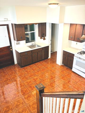 1910 Park Avenue, Bridgeport, CT 06604