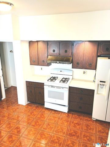 1910 Park Avenue, Bridgeport, CT 06604