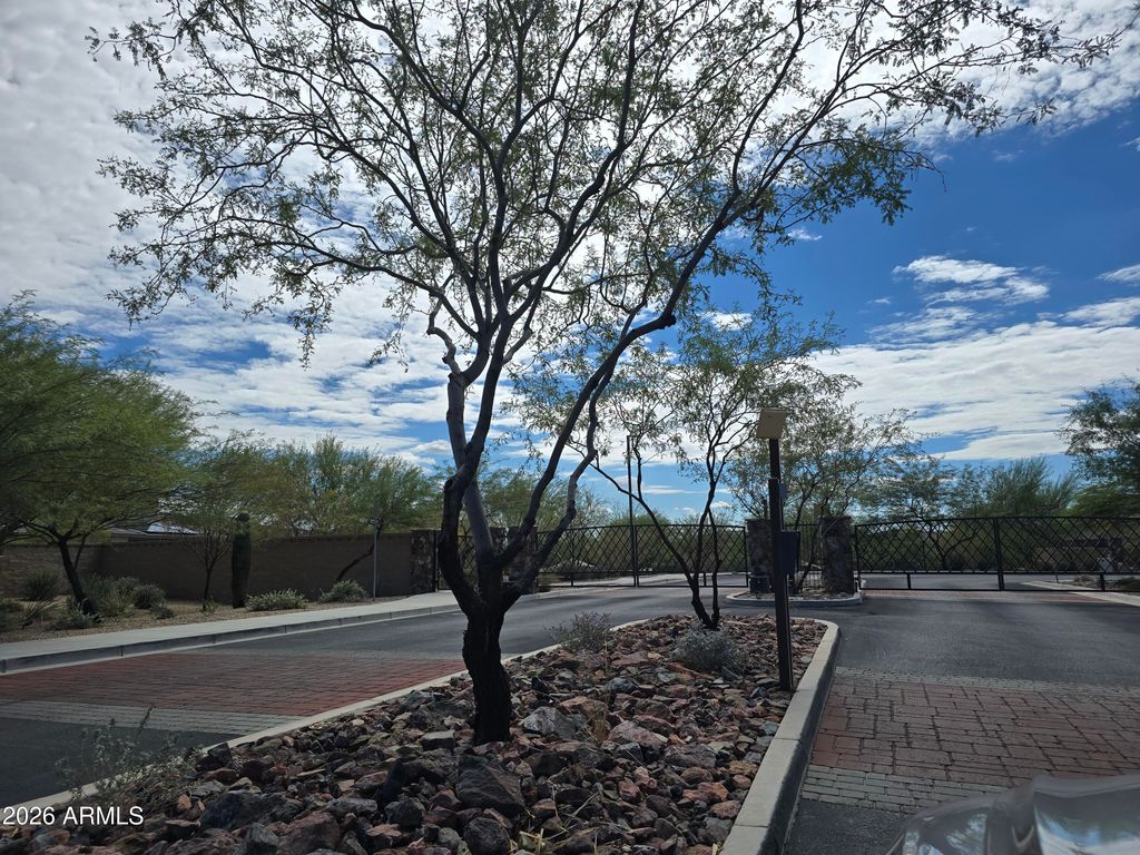 9331 W PLUM Road, Peoria, AZ 85383 — photo 2