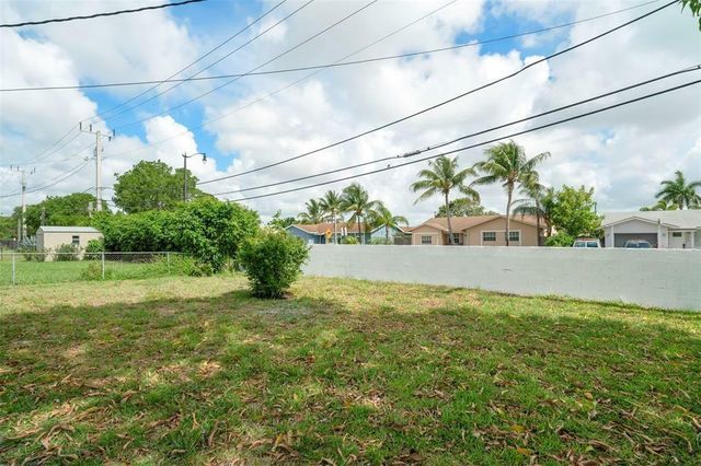 511 NW 18th St, Pompano Beach, FL 33060