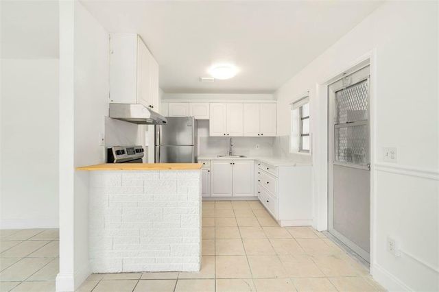 511 NW 18th St, Pompano Beach, FL 33060