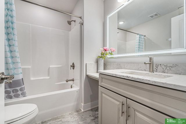 3319 Robyn Ridge Road, Fremont, NE 68025