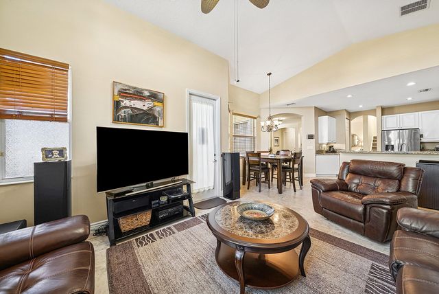 8147 Viale Matera, Lake Worth, FL 33467