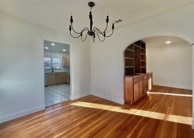 903 SW 5th Avenue SW, Mineral Wells, TX 76067