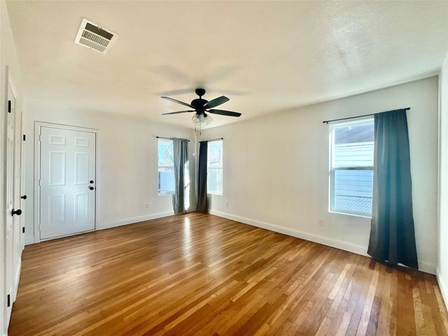 903 SW 5th Avenue SW, Mineral Wells, TX 76067