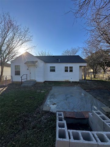 903 SW 5th Avenue SW, Mineral Wells, TX 76067