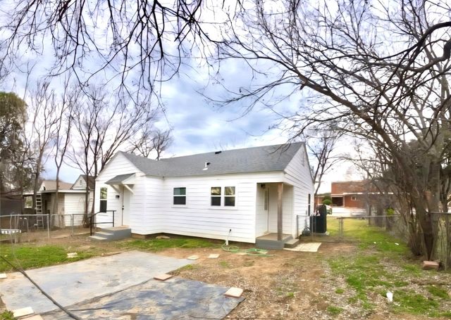 903 SW 5th Avenue SW, Mineral Wells, TX 76067