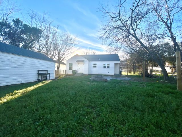 903 SW 5th Avenue SW, Mineral Wells, TX 76067