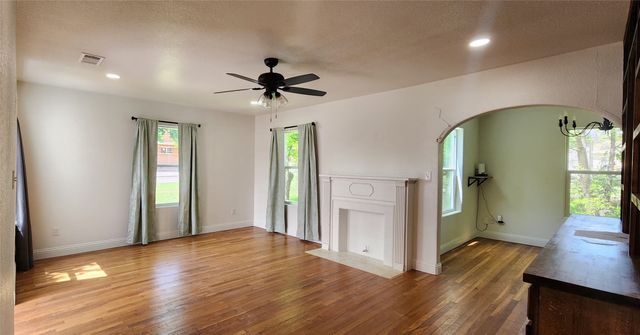 903 SW 5th Avenue SW, Mineral Wells, TX 76067