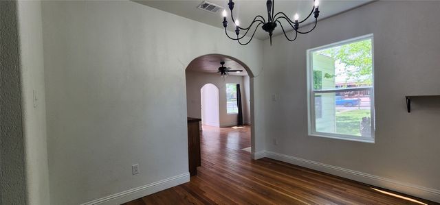 903 SW 5th Avenue SW, Mineral Wells, TX 76067