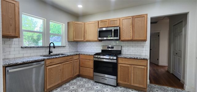 903 SW 5th Avenue SW, Mineral Wells, TX 76067