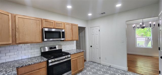 903 SW 5th Avenue SW, Mineral Wells, TX 76067