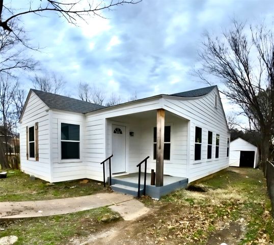 903 SW 5th Avenue SW, Mineral Wells, TX 76067
