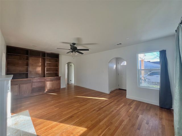 903 SW 5th Avenue SW, Mineral Wells, TX 76067