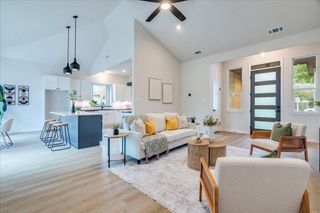 8308 Foxhound TRL, Austin, TX 78729