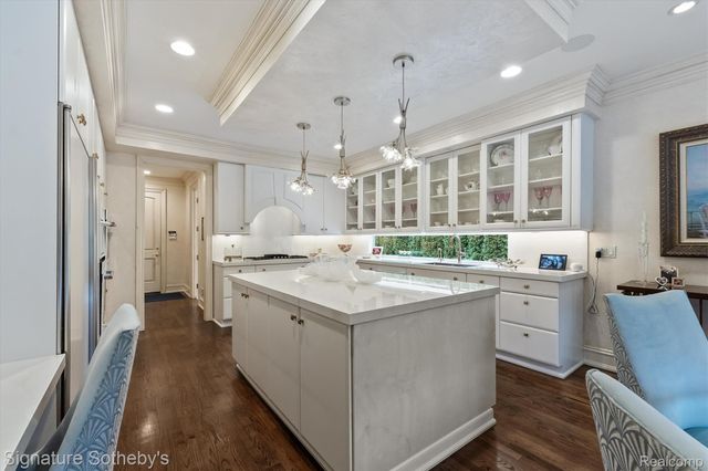 840 Lakeside Drive, Birmingham, MI 48009