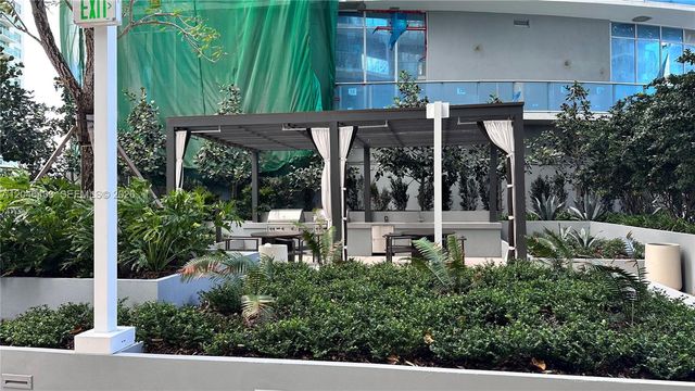 77 SE 5th Street 1915, Miami, FL 33131
