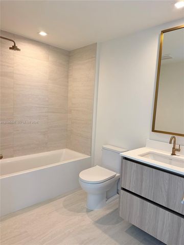 77 SE 5th Street 1915, Miami, FL 33131