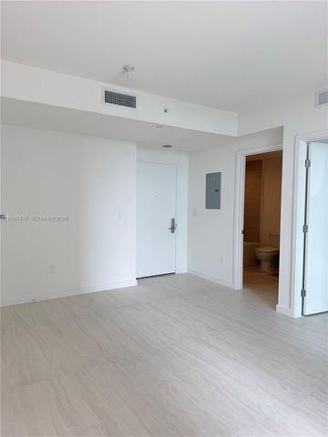 77 SE 5th Street 1915, Miami, FL 33131