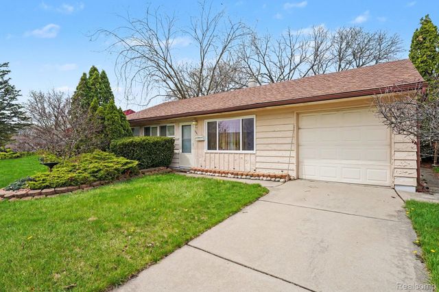 395 Lytle Place, Garden City, MI 48135