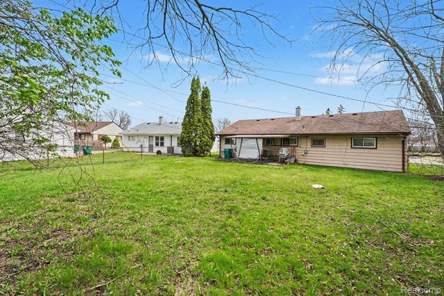 395 Lytle Place, Garden City, MI 48135