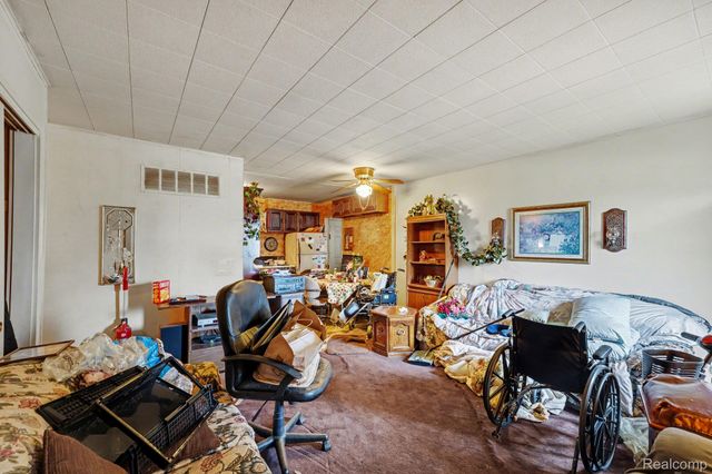 395 Lytle Place, Garden City, MI 48135