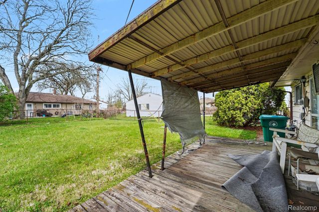 395 Lytle Place, Garden City, MI 48135