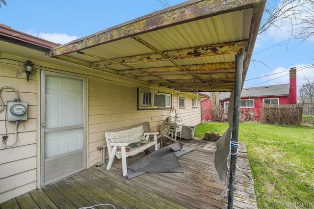 395 Lytle Place, Garden City, MI 48135