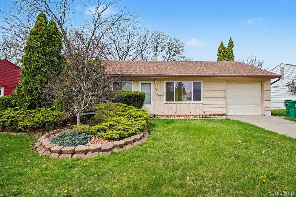 395 Lytle Place, Garden City, MI 48135