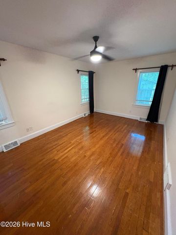 802 Forest Hill Circle, Greenville, NC 27858