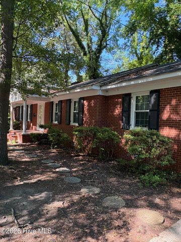 802 Forest Hill Circle, Greenville, NC 27858