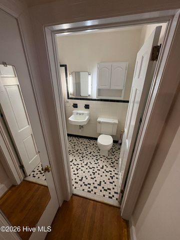 802 Forest Hill Circle, Greenville, NC 27858