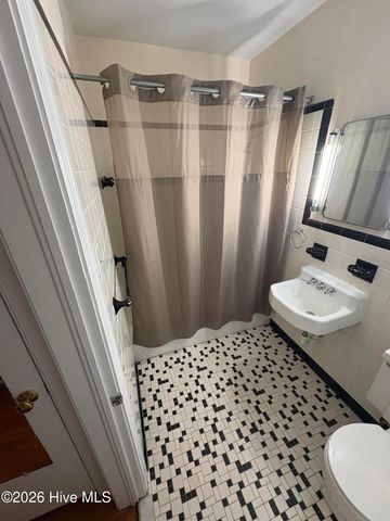 802 Forest Hill Circle, Greenville, NC 27858