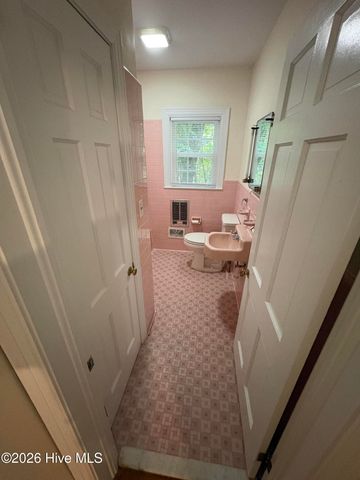 802 Forest Hill Circle, Greenville, NC 27858