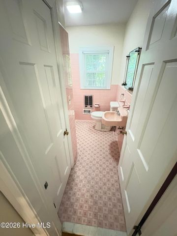 802 Forest Hill Circle, Greenville, NC 27858