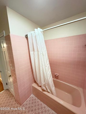802 Forest Hill Circle, Greenville, NC 27858